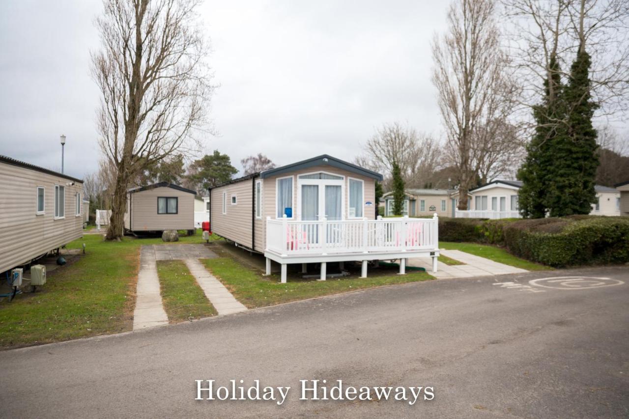 Holiday Hideaways Lytchett Minster Екстер'єр фото